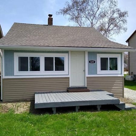 Charming And Happy Walled Lake Mi Cottage ノービ エクステリア 写真