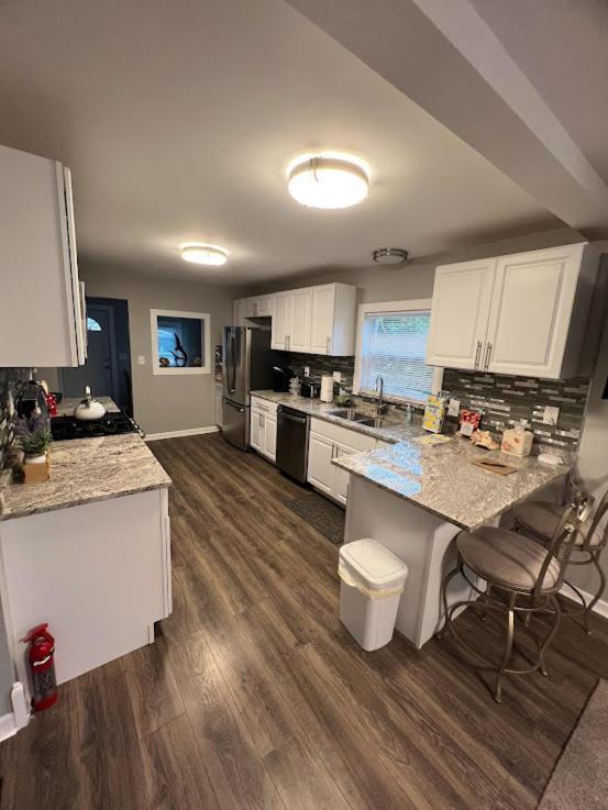 Charming And Happy Walled Lake Mi Cottage ノービ エクステリア 写真